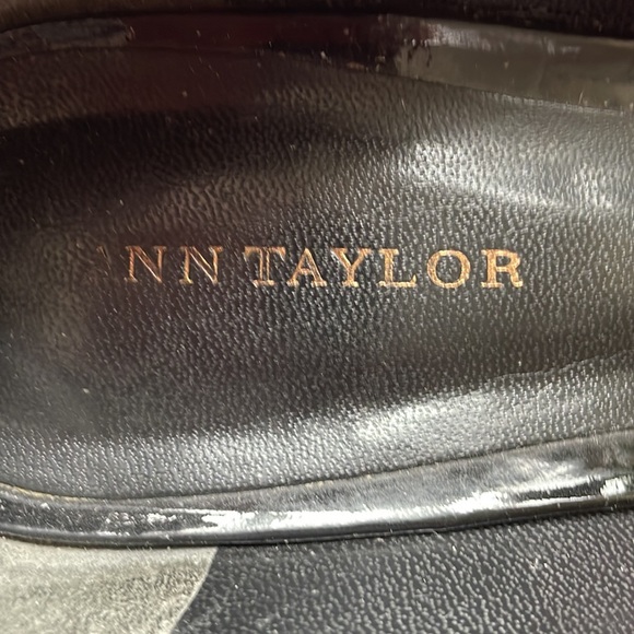 Ann Taylor Peep Toe Patent Leather Red Platform Heel Pump/black piping. Size 7.5 - Picture 10 of 17